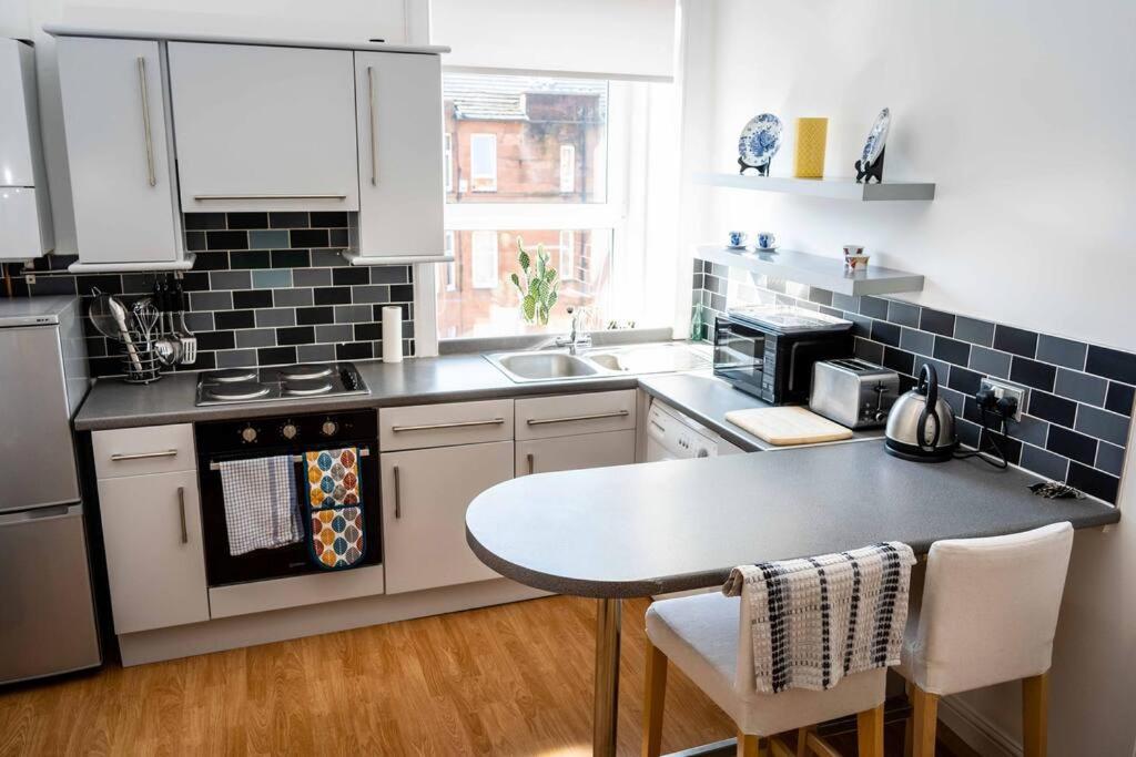 Charming 1-Bed Southside Flat In Great Location Apartamento Glasgow Exterior foto